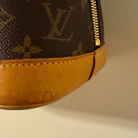 Louis Vuitton Monogram Shoulder Bag in Brown and Tan - Picture 5 of 14